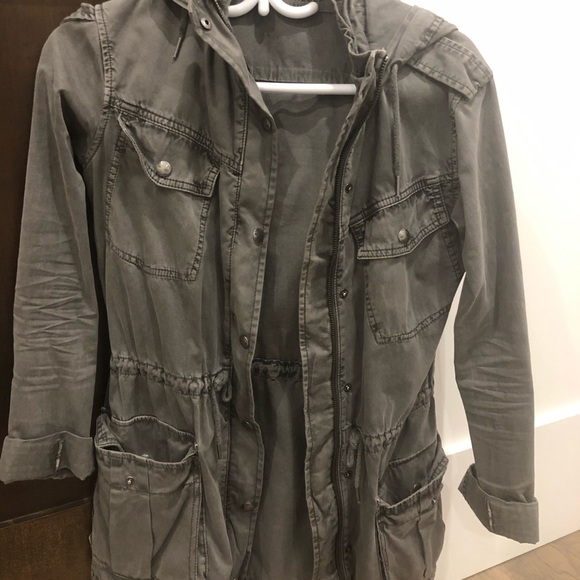 Aritzia trooper jacket - Picture 3 of 4